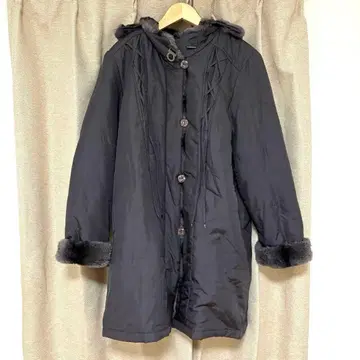 퍼 부착 아우터 블랙 롱 코트