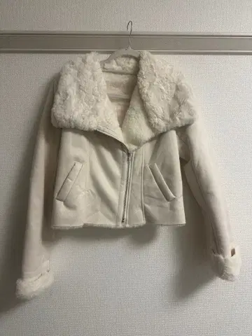 ROYAL PARTY 퍼 트리밍 숏 자켓