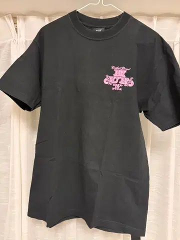 HUF 블랙 T셔츠 M 사이즈