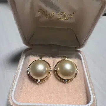 펄과 크리스탈의 골드 귀찌