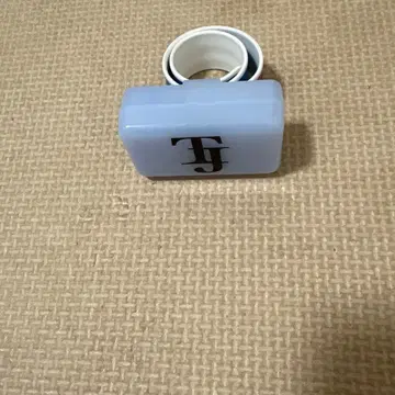 Travis Japan TJ 로고 라이트 팔찌