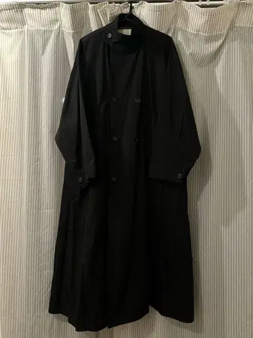 프릭스스토어 빅 실루엣 스탠드 플레어 코트