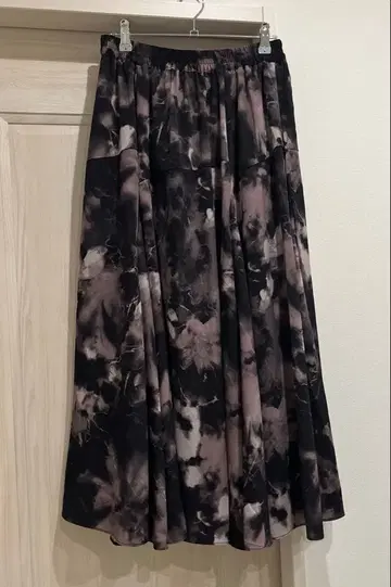 JEANASIS 페인트 터치 플레어 스커트 이번 시즌 신상