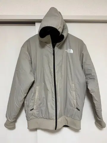 THE NORTH FACE 후드 부착 리버서블 점퍼