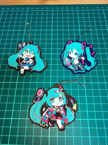 하츠네 미쿠 10주년 기념 러버 키링 세트