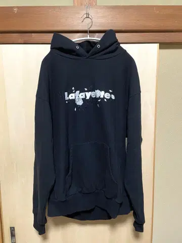 Lafayette 장미 블랙 후드티 L