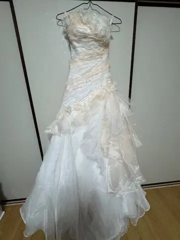 엘레강트한 화이트 머메이드 드레스