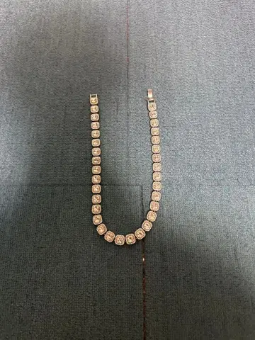 다이아몬드풍 실버 목걸이