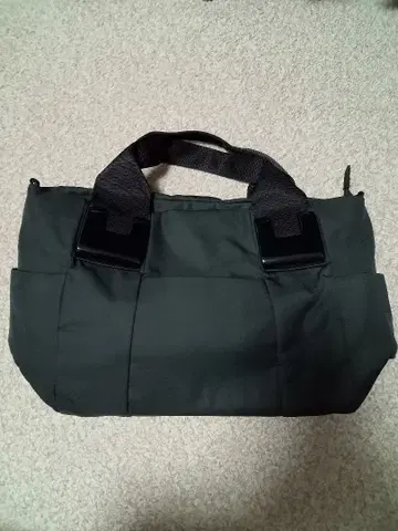 [ 미사용 새상품 ] 이아파피요네 수지 부품 토트백 S 블랙