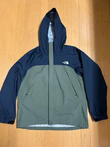 THE NORTH FACE 후드 부착 자켓 네이비/카키