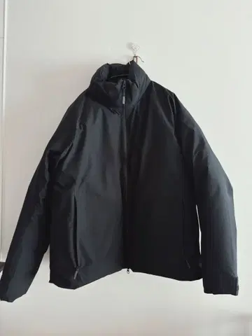 Goldwin 블랙 다운 자켓