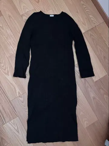 via j 블랙 리브 니트 롱 원피스