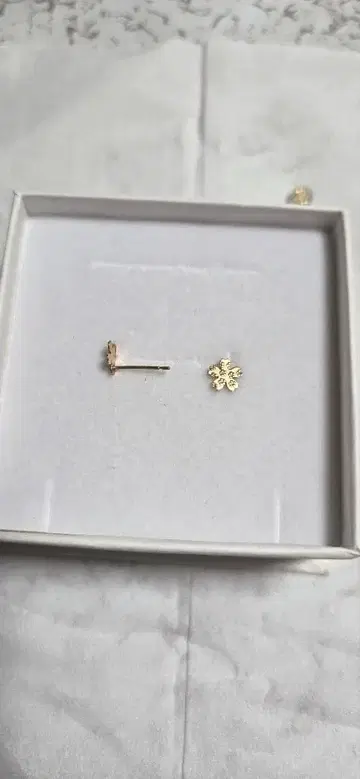 k10 골드 꽃 모양 귀걸이