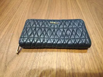 훌라 장지갑 가죽 라운드 지퍼 퀼팅 코메타 블랙