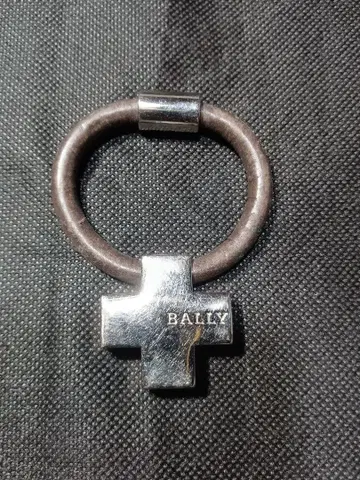 BALLY 크로스형 키링