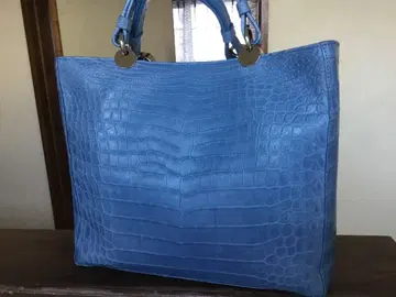 블루 크로커다일 토트백 엠보
