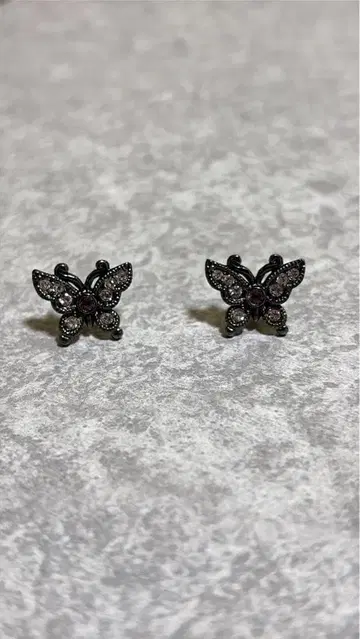 나비 모양 스터드 귀걸이