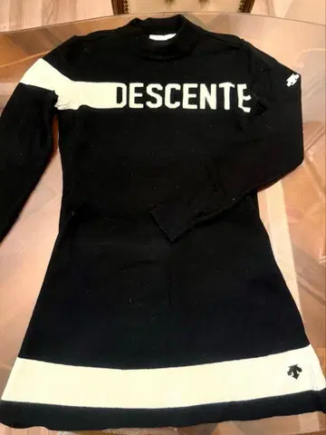 DESCENTE 스웨터, 스커트 셋업