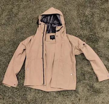 BEAMS 후드 부착 베이지 마운틴 후드티