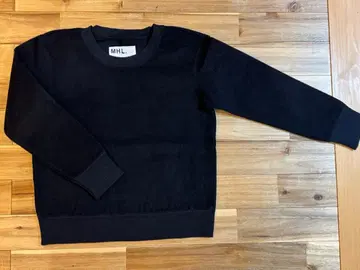 새상품급 마가렛호웰 MHL. 블랙 상의