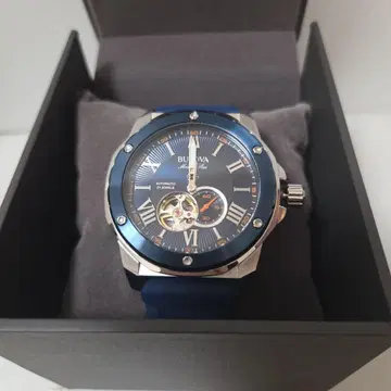 Bulova 자동 와인딩 손목시계 파랑