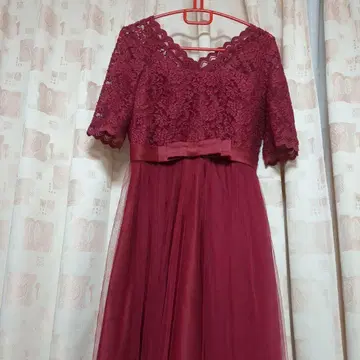 버건디 레이스 드레스 V넥