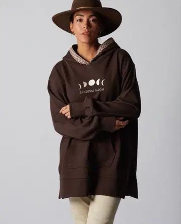 [ 새상품 ] Sandlessmoon 티롤리안 로고 자수 후디