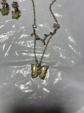 안나수이 나비 목걸이 나비 귀찌 세트 여성용 액세서리