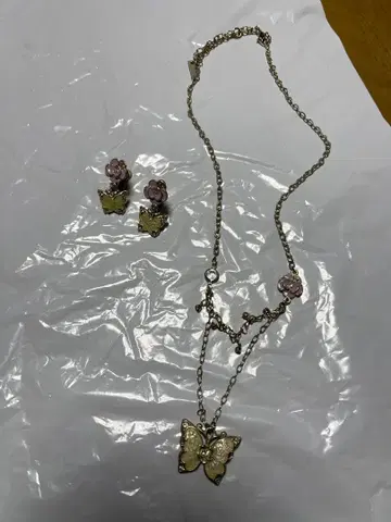 안나수이 나비 목걸이 나비 귀찌 세트 여성용 액세서리