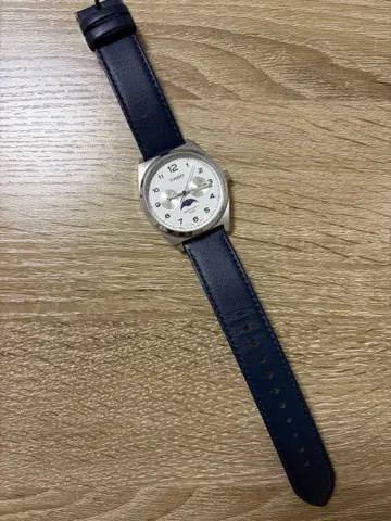 CASIO 문페이즈 시계 실버/네이비