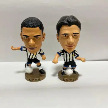 코린시안 뉴캐슬 선수 2체 세트