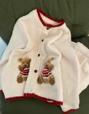 곰 자수 니트 가디건