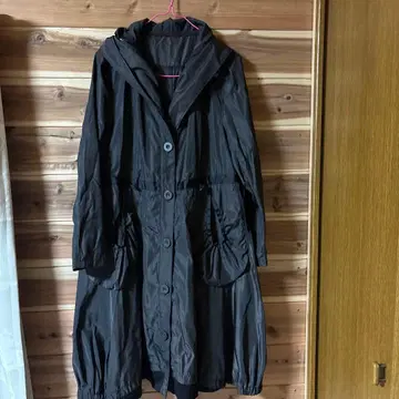 다크 브라운 후드 부착 롱 코트