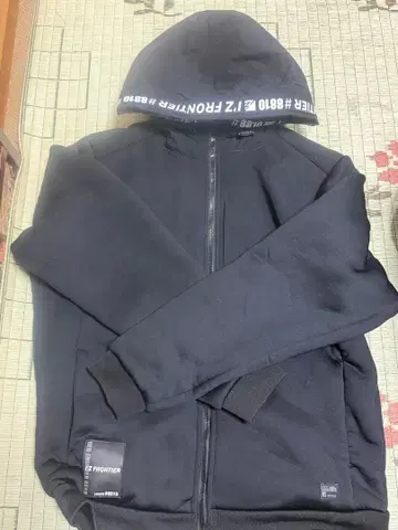 유타님 아이즈 프론티어 #8810 후드티