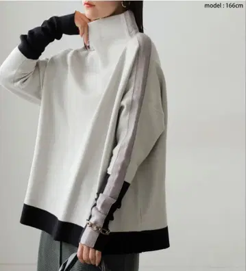 안티카 배색 니트 모쿠 화이트