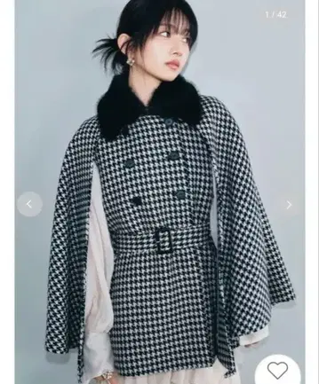 LILY BROWN 체크 무늬 케이프 코트