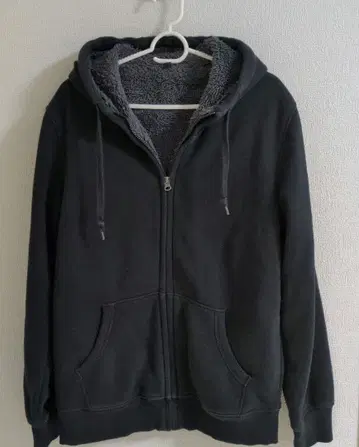 유니클로 블랙 후드티