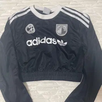 adidas 크롭 긴팔 상의 A1/3