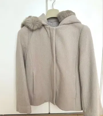 쿠튀르 브로치 숏코트 베이지 L