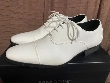 MM/ONE 화이트 드레스 슈즈