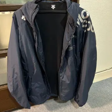 데상트 겉옷 사이즈 L