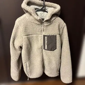 플리스 자켓 후드 부착 크림색