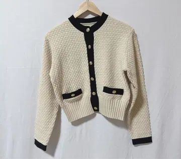 골드 버튼 니트 가디건 M 사이즈