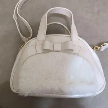 화이트 리본 숄더백