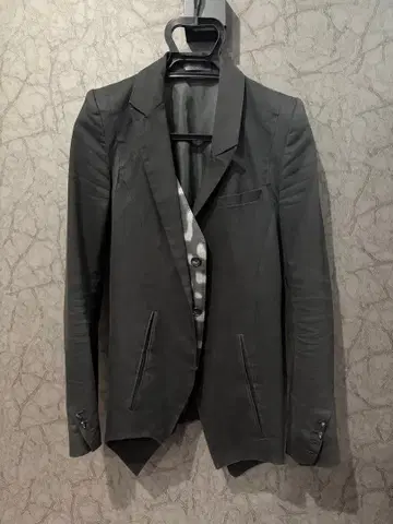 IF SIX WAS NINE 레프타일 자켓 hyde 착용