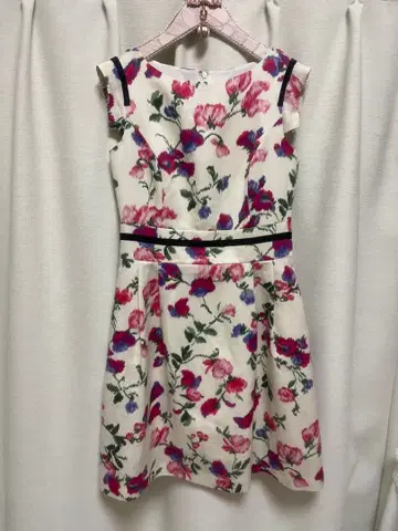 TOCCA 플라워 프린트 슬리브리스 원피스 2