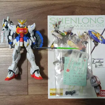 MG 셴롱 건담 완성품