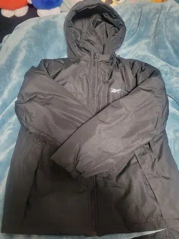 시착만 한 Reebok 블랙 다운 자켓 M 사이즈