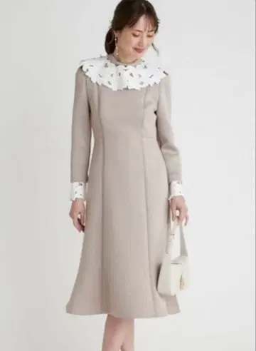 셀포드 머메이드 플라워 옷깃 원피스 38