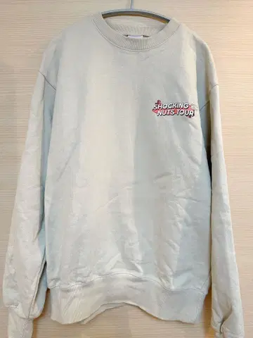 SHOCKING NUTS TOUR 트레이닝복